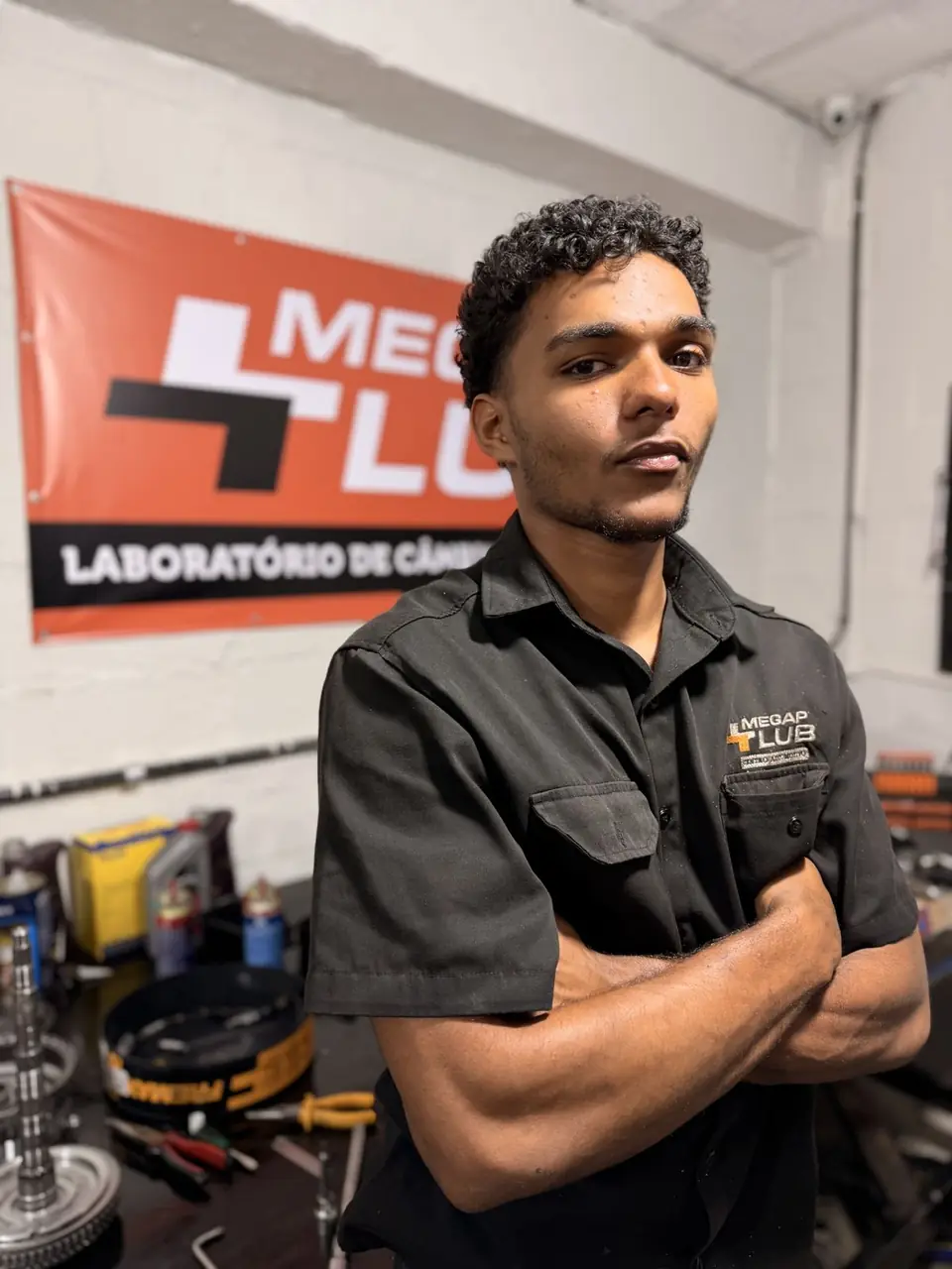 Equipe técnica da Megap Lub no laboratório de câmbio