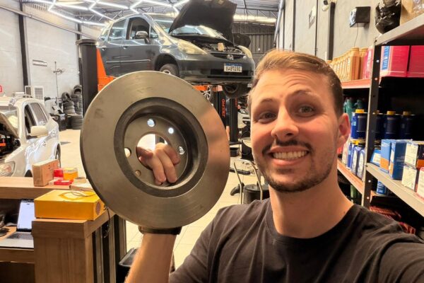 Como identificar problemas no sistema de freio do seu carro